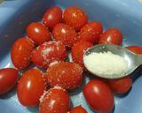 Foto del paso 2 de la receta: Tomatitos confitados en 5´ al micro