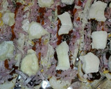 Foto del paso 1 de la receta: Paninis de jamón york lomo ibérico y beicon casero y queso de rulo de cabra