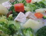 Foto del paso 3 de la receta: Brócoli con patata, zanahoria, pollo y caldo