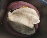 Foto del paso 3 de la receta: Rodaballo con pimientos, cebolla y patatas "al dente" en freidora de aire