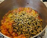 A picture of step 2 of Colorful Stewed Tuna.