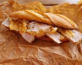Foto del paso 15 de la receta: Bocata de lomo en manteca colorá con huevo frito