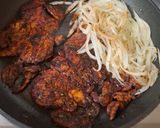 Foto del paso 4 de la receta: Pechugas encebolladas fáciles