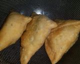 A picture of step 6 of Allu ke samosy.