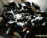 Hình bước làm 2 của món Canh Vẹm 홍합탕
