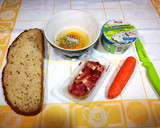 Foto del paso 1 de la receta: Queso fresco granulado con pan empapado en huevo a las hierbas