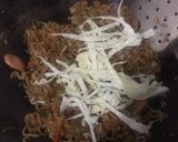 Foto langkah ke 6 dari resep Nasi Goreng Indomie Magelangan (Upnorm*l).