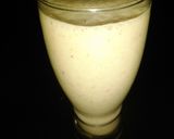 A picture of step 3 of Banana smoothie🍌🍸.