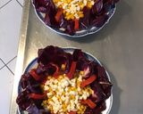 Une image de l'étape 8 de Trévise en salade au maïs,feta,poivron rouge,tomate séchée et câpres italiennes.