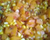 Foto del paso 3 de la receta: Pastel de calabaza choclo y verdeo en microondas