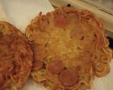 Foto langkah ke 3 dari resep DarMiSosTel (Dadar Mie Sosis Telur).
