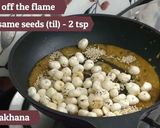 A picture of step 3 of Caramelized Makhanas (मखाना).