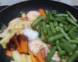 Foto langkah ke 3 dari resep Tumis buncis campur2 + udang.