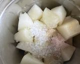 A picture of step 1 of Musk melon 🍈 & Pomegranate Smoothie.