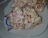 A picture of step 6 of Popcorn marshmallow bars.