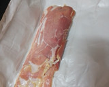 Foto del paso 1 de la receta: Rollitos de pechuga rellenos de jamón serrano, queso y espinacas con papas fritas