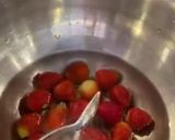 Foto langkah ke 1 dari resep Strawberry Jam Homemade (2 Bahan).