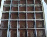 Foto langkah ke 6 dari resep Super Fudge Brownies (loyang sekat).
