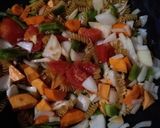 Foto del paso 2 de la receta: Pasta con vegetales salteados. Saludable