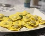 Une image de l'étape 5 de Ravioli à la curcuma farcis au jambon, chèvre et pistaches.