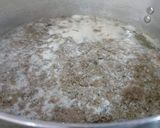 A picture of step 1 of Bún riêu cua đồng.