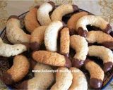 صورة لخطوة 5 من وصفة حلوة الهلال بالكوك (جوز الهند)