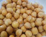 A picture of step 2 of Samosa chana chaat.