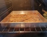 Foto langkah ke 2 dari resep Baked Garlic Cheesy Chicken.