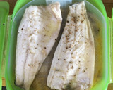 Foto del paso 2 de la receta: Lubina a la lekue hecha en microondas con verduras 🍄🌶🥒🥕