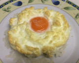 Foto del paso 5 de la receta: Huevos nube con jamón☁️🍳⛅️