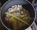Foto langkah ke 1 dari resep Tumis Kerang Balado.