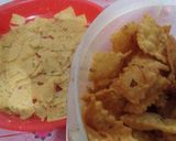 Foto langkah ke 2 dari resep Opak bawang dengan daun seledri.