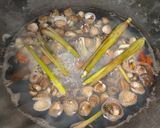 Gambar langkah 4 resipi Kerang rebus & pencicah.