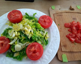 Foto del paso 1 de la receta: Ensalada de cogollos y tomates con salsa Tzatziki