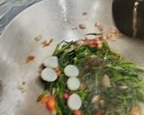 Foto langkah ke 5 dari resep Tumis kangkung saos tiram.