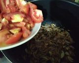 A picture of step 3 of Dajjad khubus pilaf without oven.