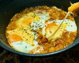 Hình bước làm 6 của món Lạ Miệng Với Bacon, Khoai Tây, Trứng, Phô Mai, Cà Chua và Các Loại Lá Thơm Của Ý
