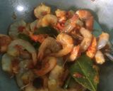 Foto langkah ke 4 dari resep Gulai udang nenas segar.