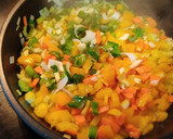 Foto del paso 2 de la receta: Berenjenas rellenas con pollo y verduras