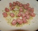 Foto del paso 3 de la receta: Brécol con salchichas y pasta de colores lacitos
