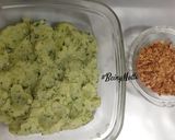 A picture of step 3 of Minty Nutty Rolls.