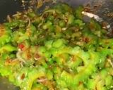 Foto langkah ke 3 dari resep Tumis pare.