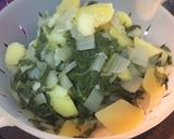 Foto del paso 1 de la receta Acelgas con patatas rehogadas al pimentón