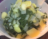 Foto del paso 1 de la receta: Acelgas con patatas rehogadas al pimentón