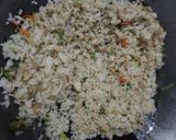 Foto langkah ke 5 dari resep Nasi Goreng Teri Medan.
