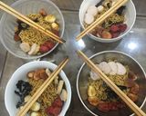 Hình bước làm 6 của món Mỳ trộn rong biển xúc xích