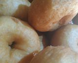 Foto langkah ke 5 dari resep Donat Tanpa Telur.