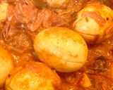 A picture of step 2 of Egg masala.