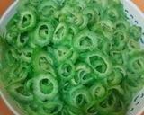 Foto langkah ke 2 dari resep Kripik Pare renyah dan gurih.