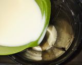 A picture of step 1 of Banana crepes.